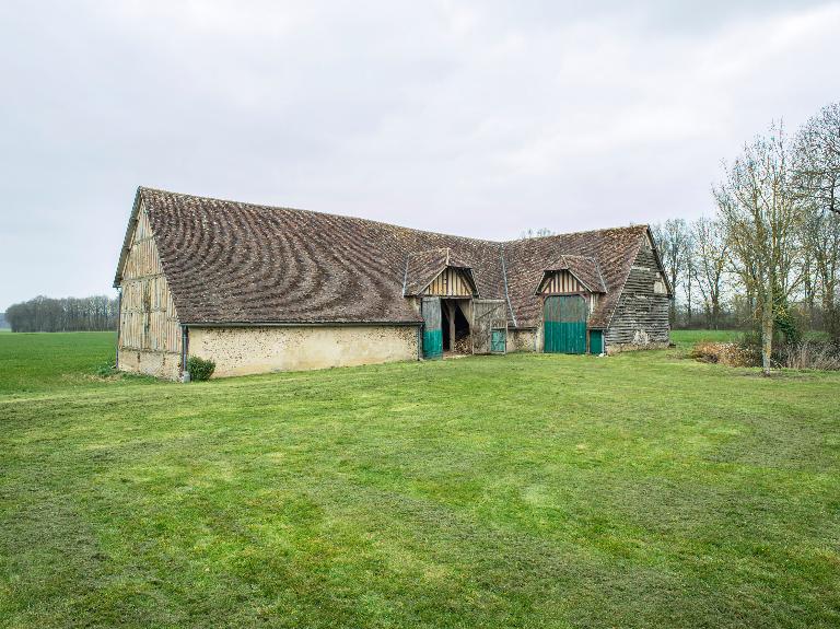 Grange, vue générale depuis l'ouest. ; Ferme de la Flohorie : grange.