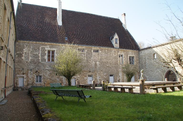 Aile ouest, vue de l'est.