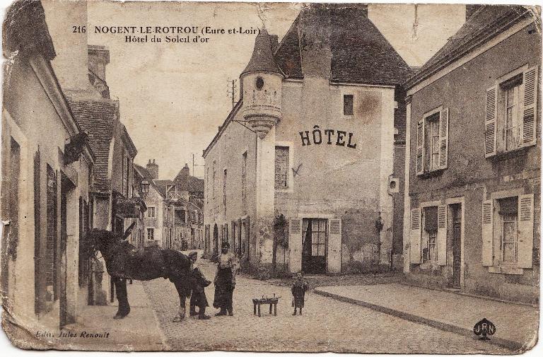 Hôtel du Soleil d'Or, actuellement garage de réparation automobile et maison (1 rue Giroust)