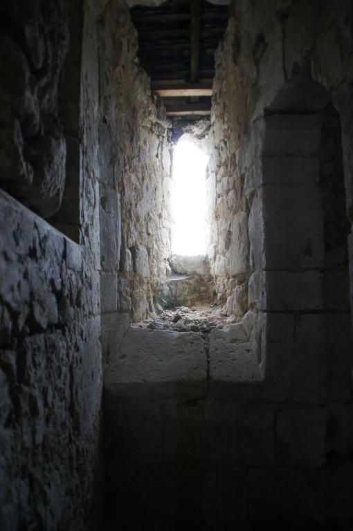Vue intérieure, premier étage, jour de l'escalier du mur pignon sud.