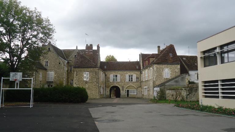Cour n°1, face sud, vue du sud.