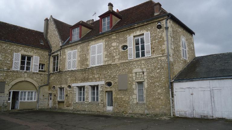 Bâtiments 1 et 2, face ouest, vue du sud-ouest.