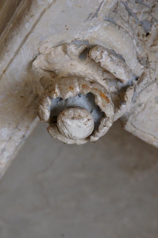 Bâtiment 7, vue intérieure, escalier, clef de voûte.