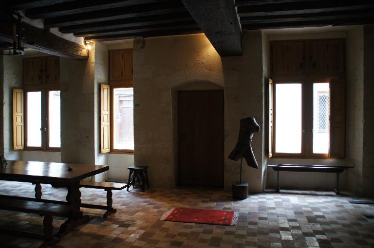 Vue intérieure, rez-de-chaussée, bâtiment 1, salle 1.1, mur sud.
