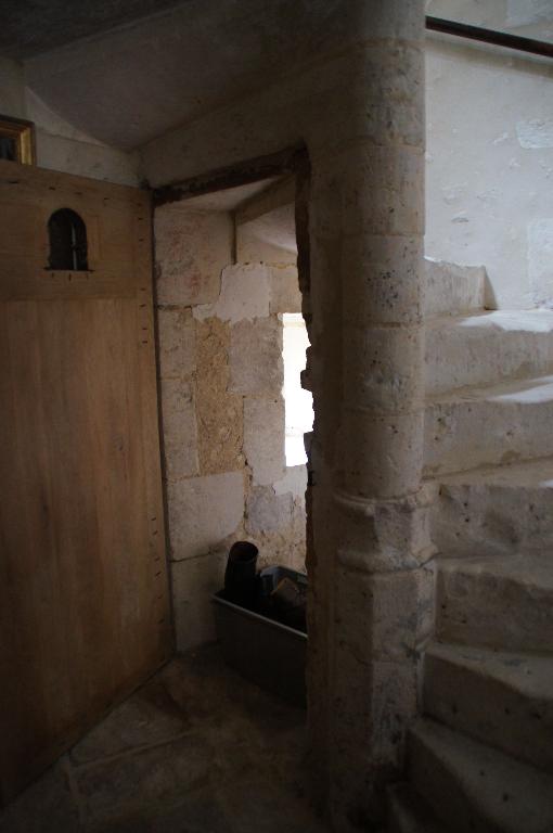 Vue intérieure, rez-de-chaussée, bâtiment 3, escalier.