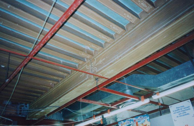 Maison, actuellement magasin de commerce et logement (42 place Saint-Pol)