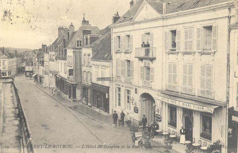 Carte postale : face ouest, vue du sud-ouest (Musée-Château Saint-Jean). ; Carte postale (début 20e siècle), face ouest, vue du sud, cinquième construction en partant de la droite (Musée-Château Saint-Jean).