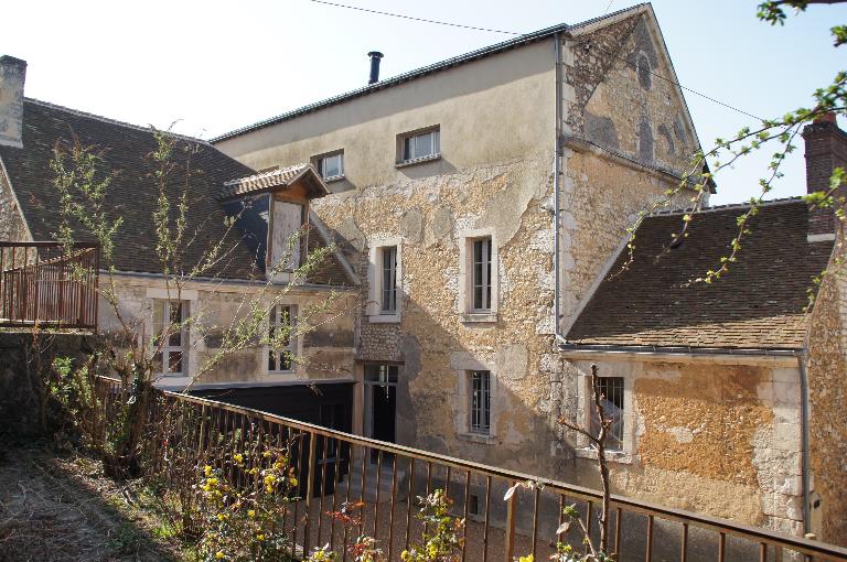 Façade ouest de l'aile sud et façade ouest de l'aile est, vue du nord-ouest.