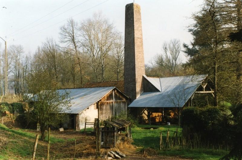 La cheminée.