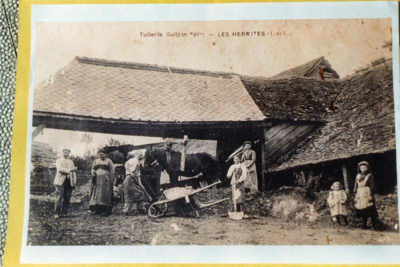 Carte postale avant 1910, la halle qui figure est celle encore en place.