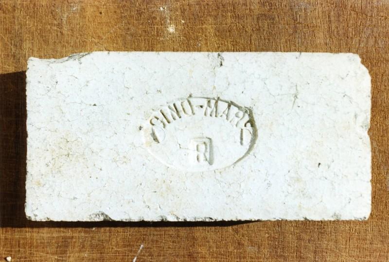 R réfractaire.