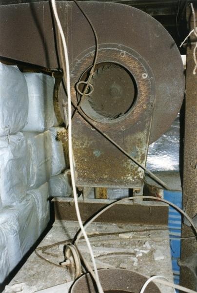 Four C, ventilateur d'extraction de la chaleur.