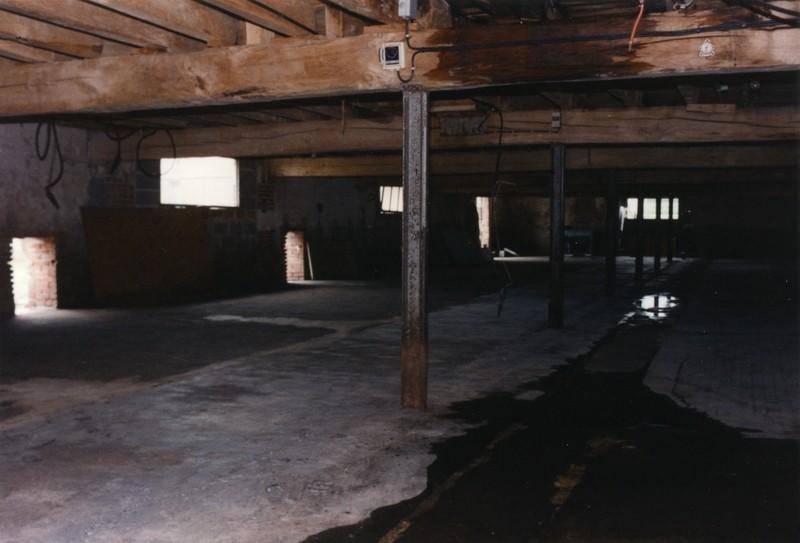 Intérieur de la halle.