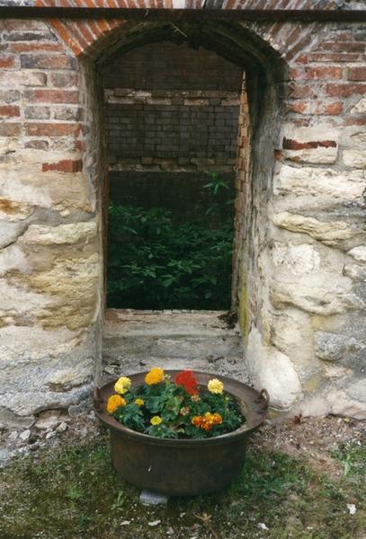 Four ancien, embrasure de chargement.
