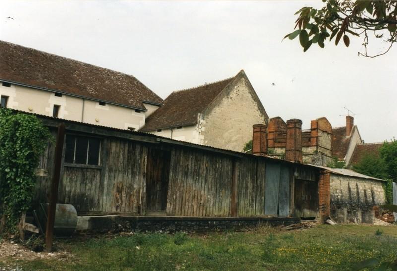 Four longitudinal et halle.