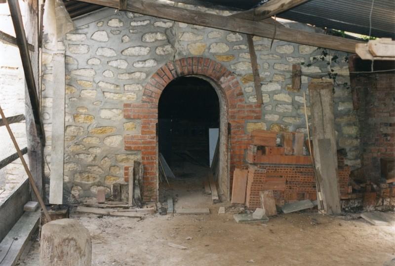 Four longitudinal, embrasure de chargement, face S.