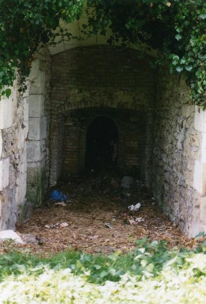 Four à chaux, hall embrasure de déchargement.