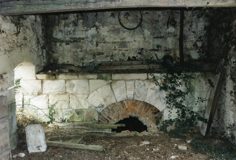 Embrasure foyer, face S-E.