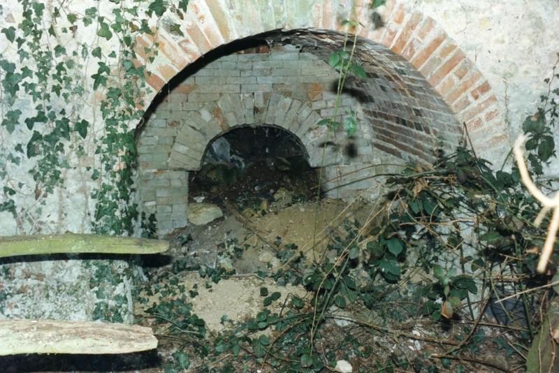 Embrasure.