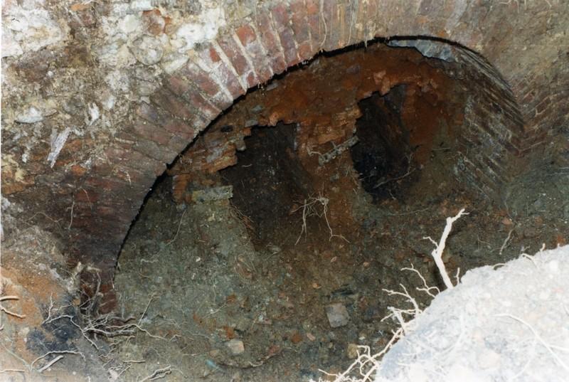 Four antérieur à 1835, embrasure de foyer vue du N.