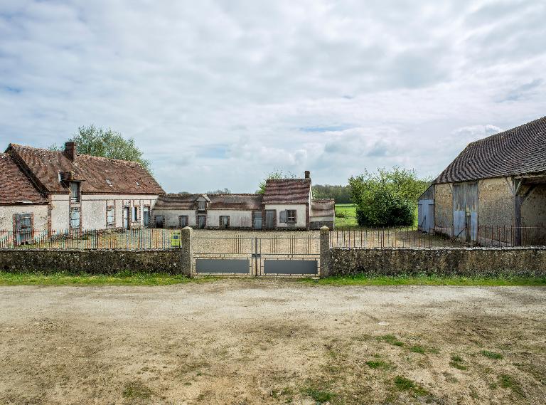 Vue générale de la ferme depuis le nord-ouest.