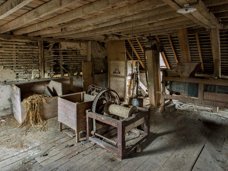 Bâtiment principal, partie atelier, vue des mécanismes du comble à surcroît.