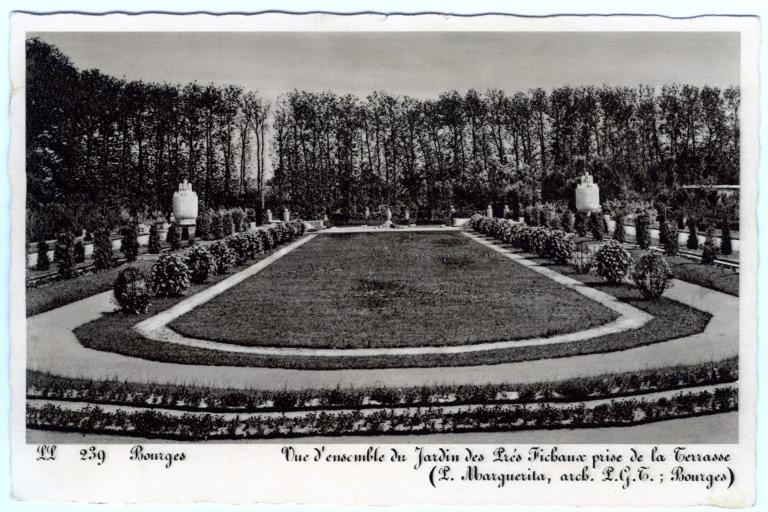 Bourges : 2 vases monumentaux de Sèvres (disparus)