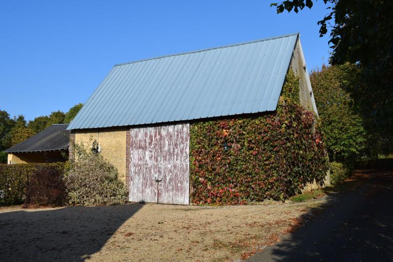 Grange, vue générale depuis le sud-ouest.