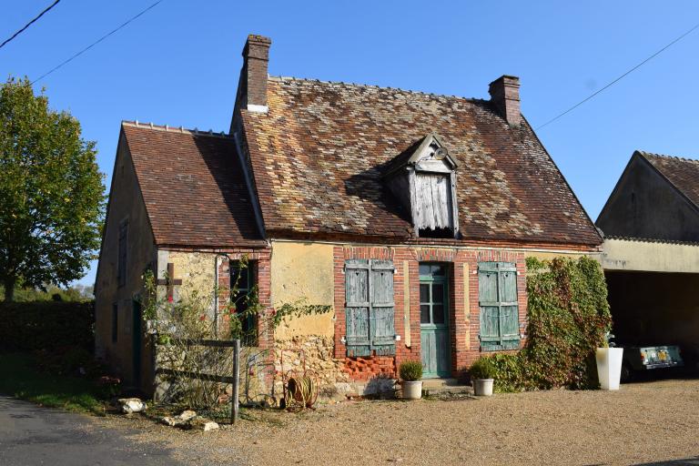 Maison aux Poussineries. ; Maison, vue générale depuis le nord-ouest.