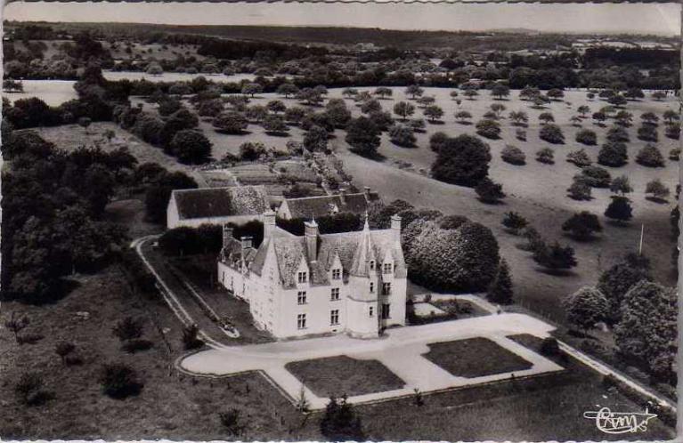 Vue aérienne vers l'ouest. (Carte postale, second quart du 20e siècle, collection particulière).