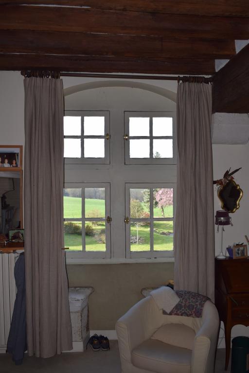 Intérieur, croisée à coussiège de la chambre (étage carré).