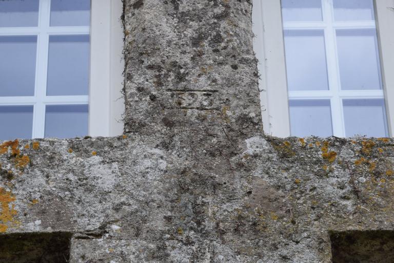 Noyers : ensemble de trois maisons