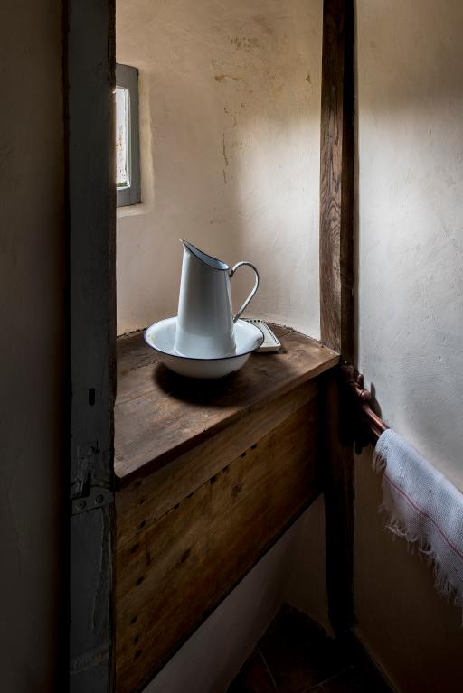 Premier étage de la tour-clocher, cabinet destiné aux ablutions.