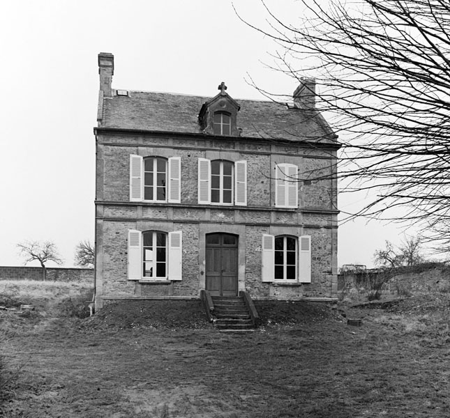 Presbytère. Elévation est sur cour. ; Elévation est sur cour.