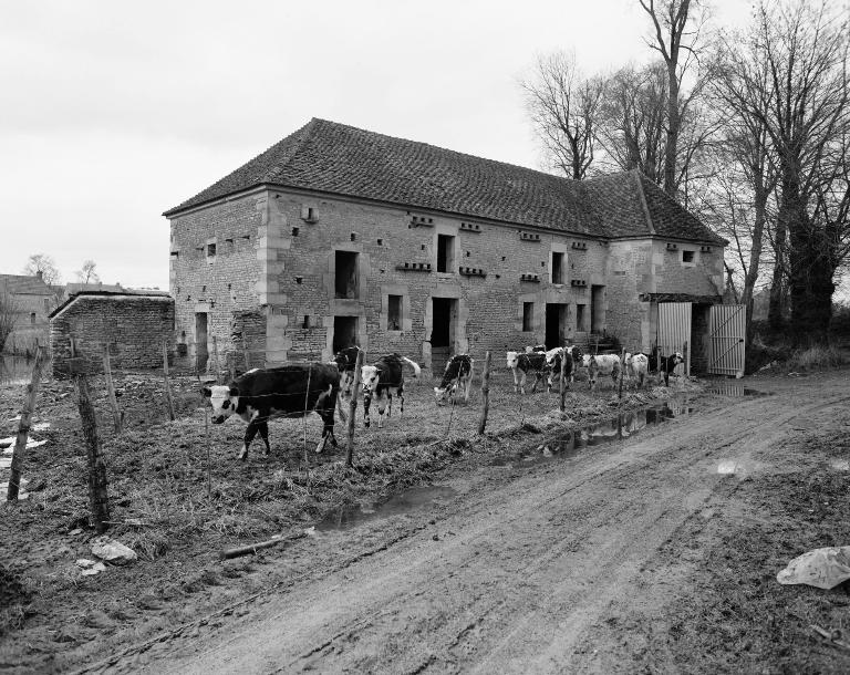Bâtiment agricole. Elévation extérieure sud.- Photographie ancienne, 1979.