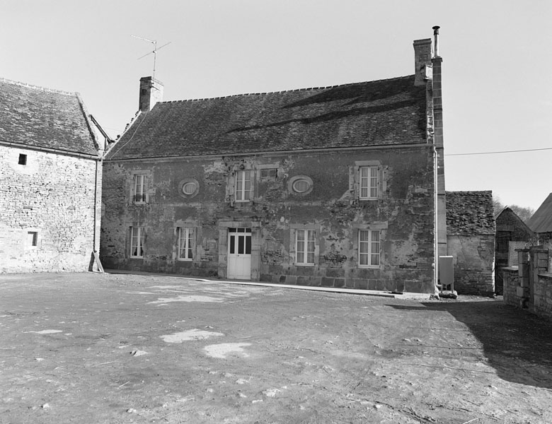 Plaids. Ferme. Logis. Elévation extérieure ouest. ; Logis. Elévation extérieure ouest.