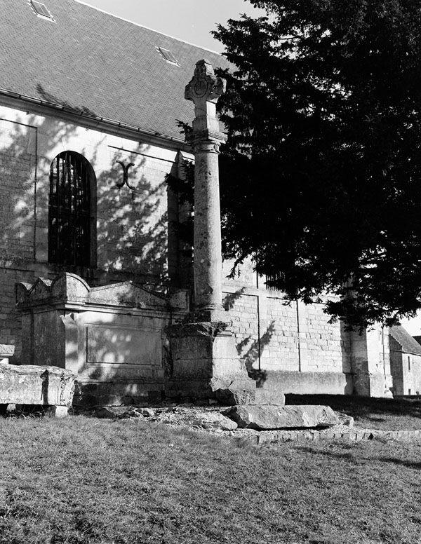 Croix de cimetière