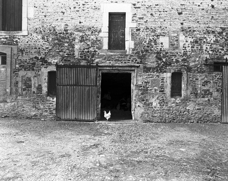 Bâtiment ouest. Elévation extérieure est sur cour. Etables.