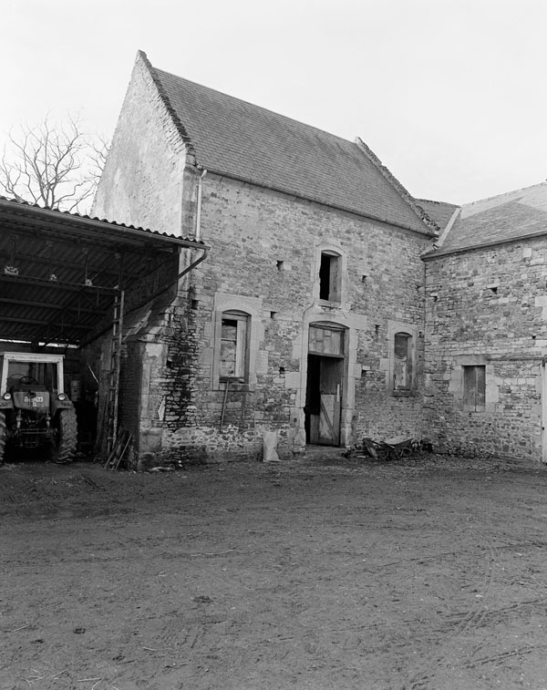 Bâtiment sud. Ecuries. Elévation extérieure nord sur cour.