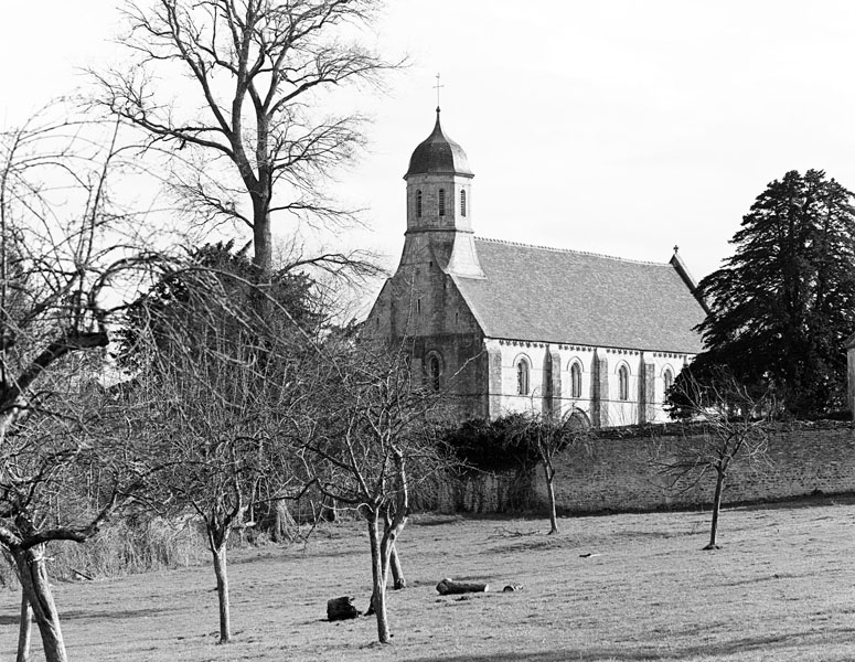 Eglise paroissiale Notre-Dame. Vue d'ensemble prise du sud-ouest. ; Vue d'ensemble prise du sud-ouest.