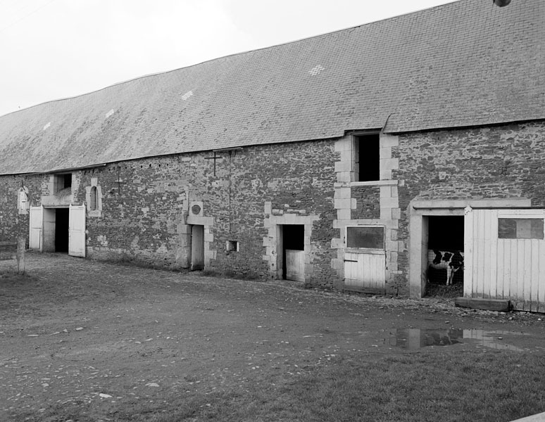 Bâtiment ouest. Elévation extérieure est. Etables.