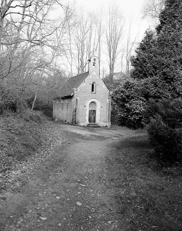 Chapelle Sainte-Anne. Vue d'ensemble du sud-est. ; Vue d'ensemble du sud-est. ; Grimbosq, chapelle Sainte-Anne.
