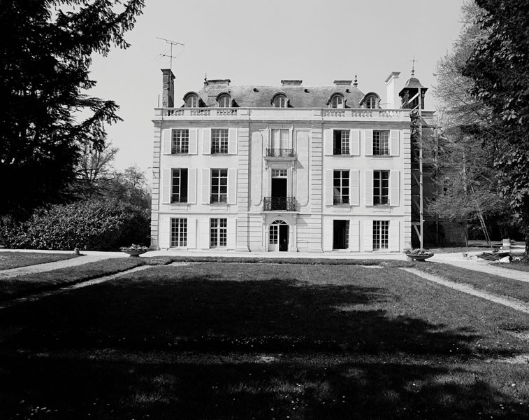Cinglais. Château. Logis. Elévation extérieure sud sur cour. ; Logis. Elévation extérieure sud sur cour.