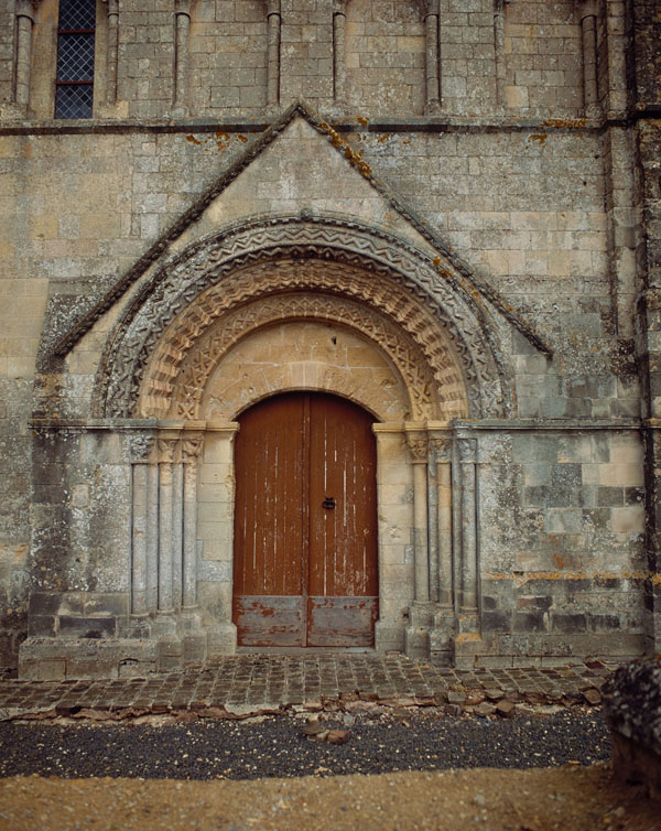 Nef. Porte latérale nord.