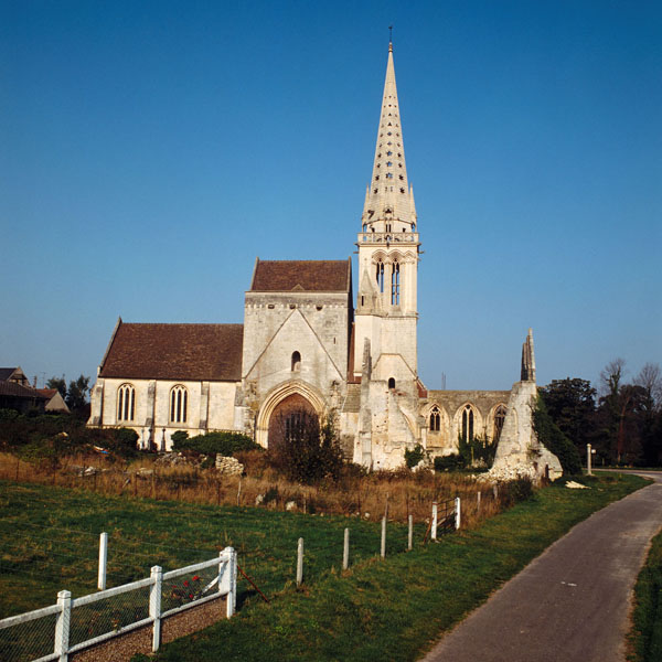Eglise Notre-Dame à Rouvres. ; Eglise paroissiale Notre-Dame. Elévation extérieure sud. ; Elévation extérieure sud.