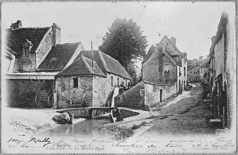 Falaise. Le Moulin Bigot.