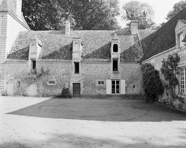 Logis de gardien, élévation extérieure sud sur cour.