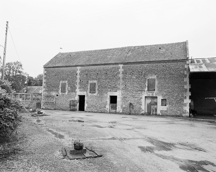 Ferme. Grange transformée en étables. ; Grange transformée en étables.