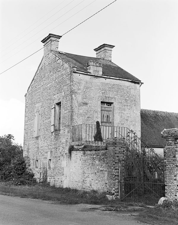 Bray en Cinglais. Maison. Vue d'ensemble. ; Vue d'ensemble.