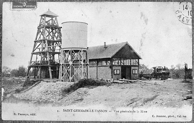 4. Saint-Germain-le-Vasson. Vue générale de la mine.- Carte postale, éd. R. Passays, début 20e siècle. (Collection particulière De Moor).
